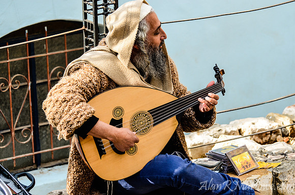 A Man and his Oud